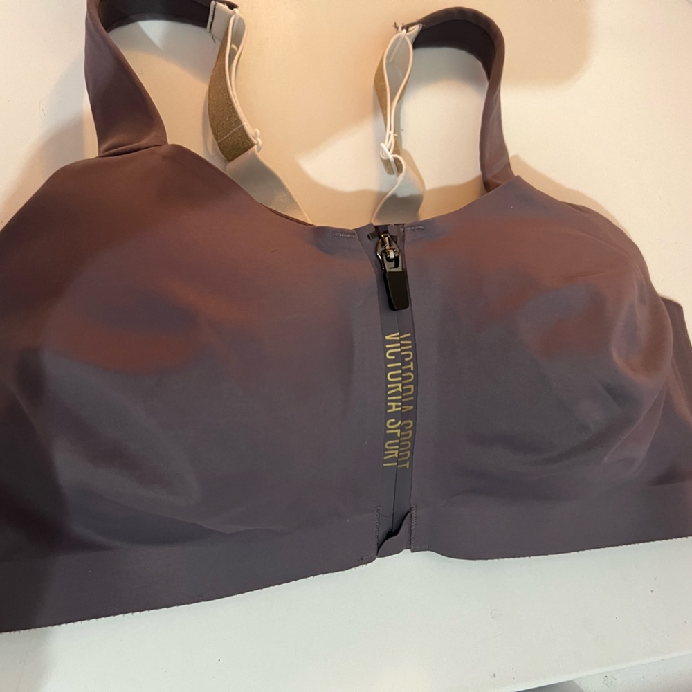*NWOT* Victoria Sports Bra